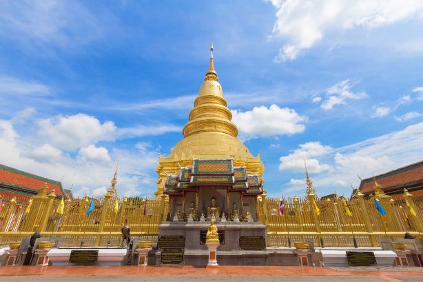 Wat Phra That Haripunchai Woramahawihan