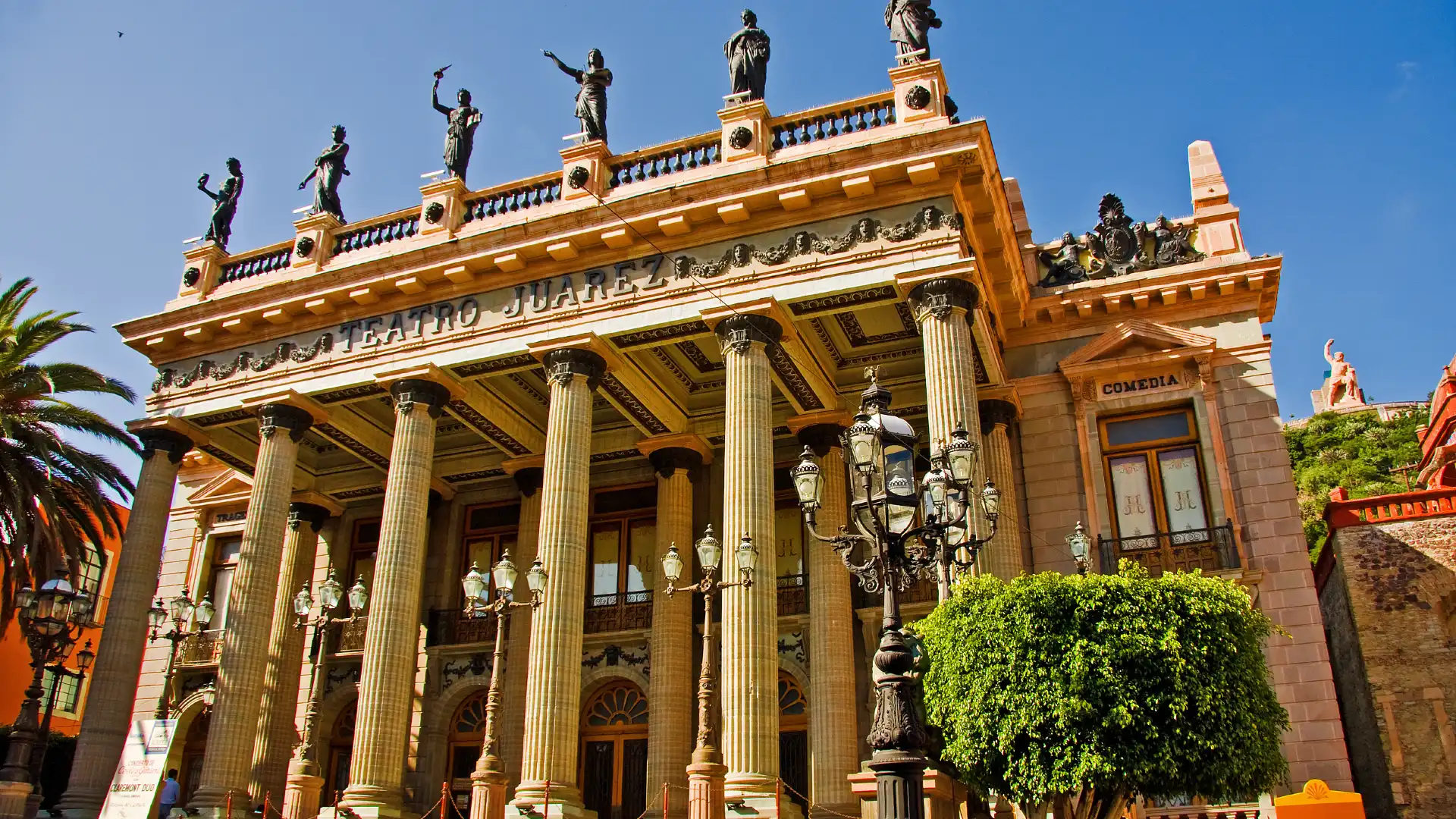 Hoteles cerca de Teatro Juárez