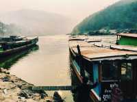 Travelling slowly by the river 