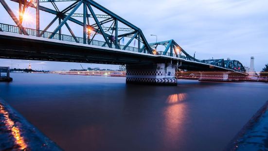 สะพานพุทธ​เป็นสะพานที่เชื่อมระ