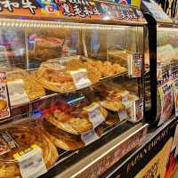 山頂廣場 ～Donki 情熱笑店！ Donki 燴蕃薯必吃 