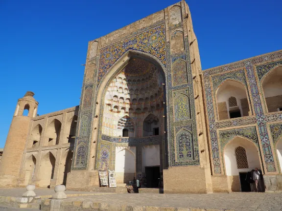 Flug Bukhara Marseille