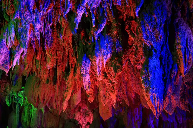 Yiliang Cave Exploration