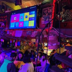 The balcony bar ảnh của người dùng