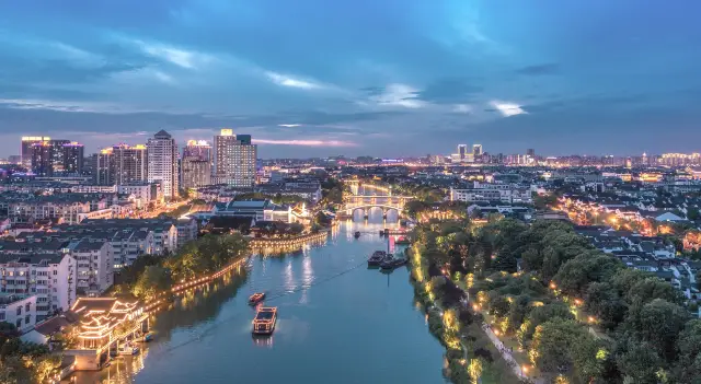 Sightseeing Boats in Suzhou