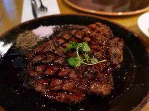 Q1 - Metropolitan Kitchen & Bar