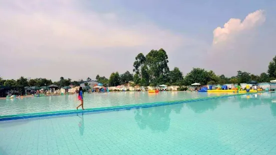 在水一方水上樂園