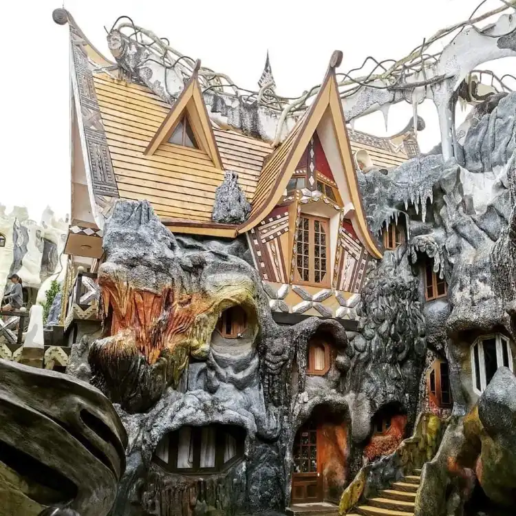 Hotels near Crazy House