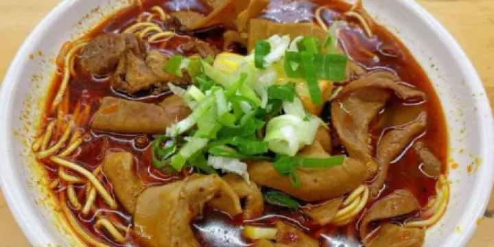 鄧家牛腩面