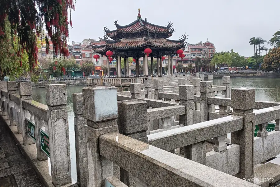 Baiyuan Pond