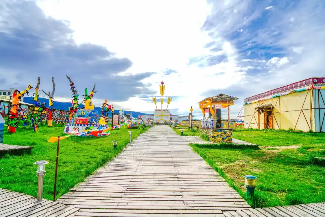 Hotels near Dayu Tribe Folk Culture Village