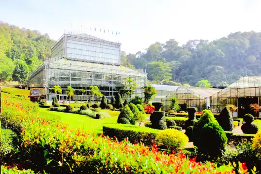 Hotels near Queen Sirikit Botanic Garden