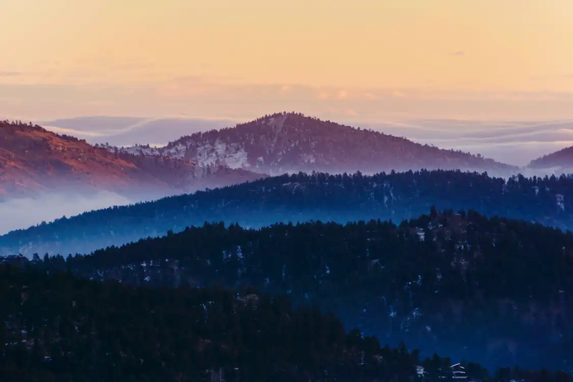 Hotels near Hexagrams Mountain