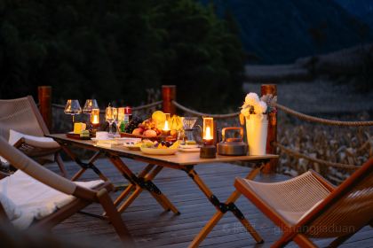 猫在云里·Cat in the Clouds｜既山野Embracing Nature·雪山观景野奢度假民宿(海螺沟冰川森林公园店)·户外餐厅