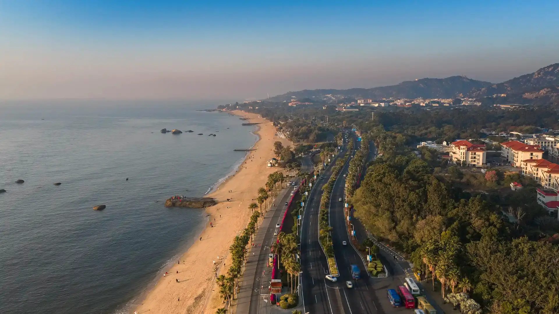 Hotels near Huangcuo Beach