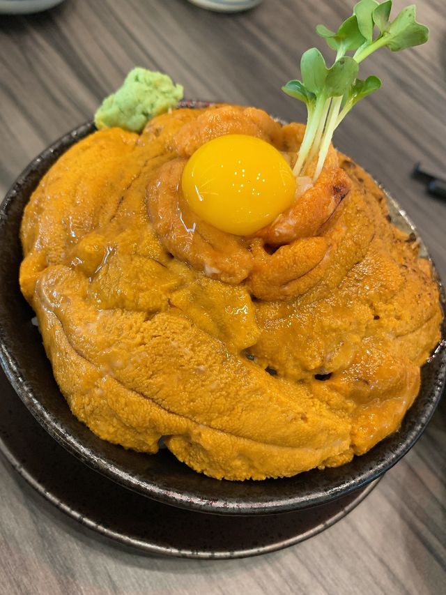 食到爆滿足的魚生飯
