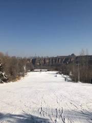 紅石峽滑雪場