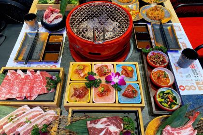 黑牛小镇(罗缦广场店)