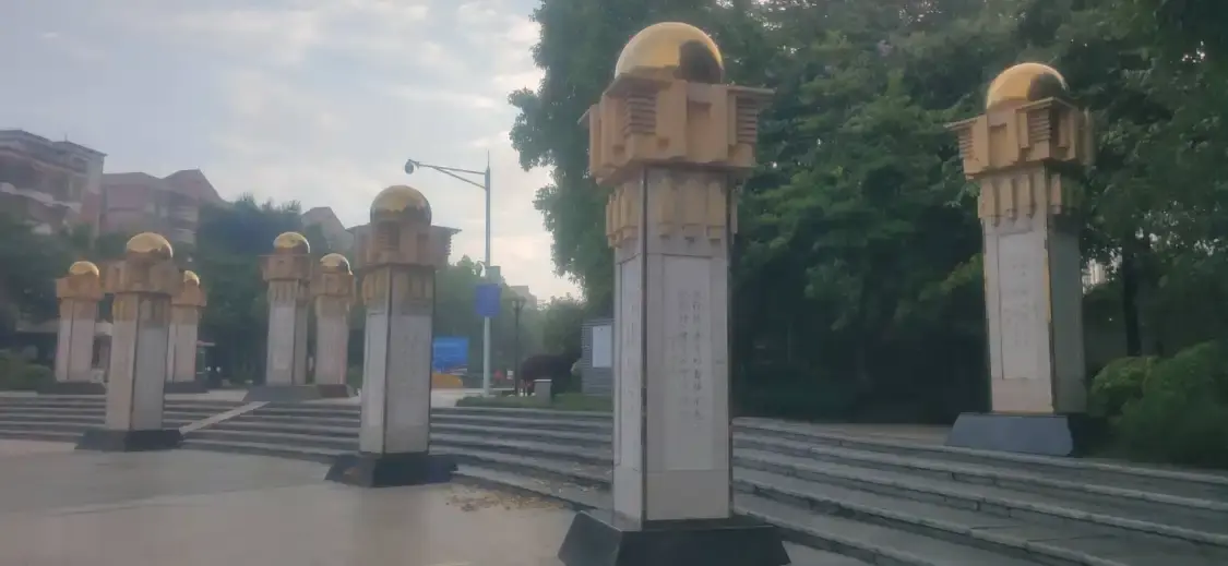 루오춘/나촌 시내광장 주변 호텔