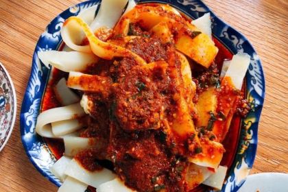 妥穆洒东乡手抓美食