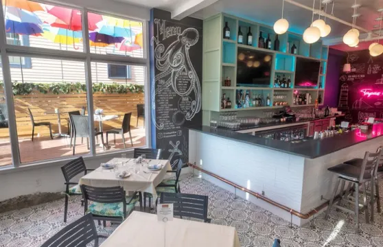 Towne House Tapas & Oyster Bar