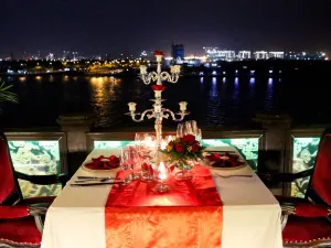 ELISA FLOATING RESTAURANT