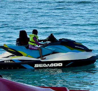 Hulhumale Watersports Club & Excursions/Seaholics Maldives/surf school