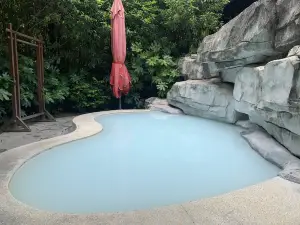 Malong Sheng Water Bay Hot Spring