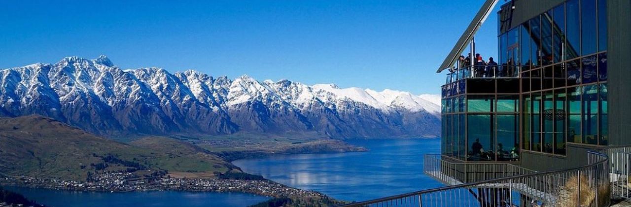 Stratosfare Restaurant & Bar