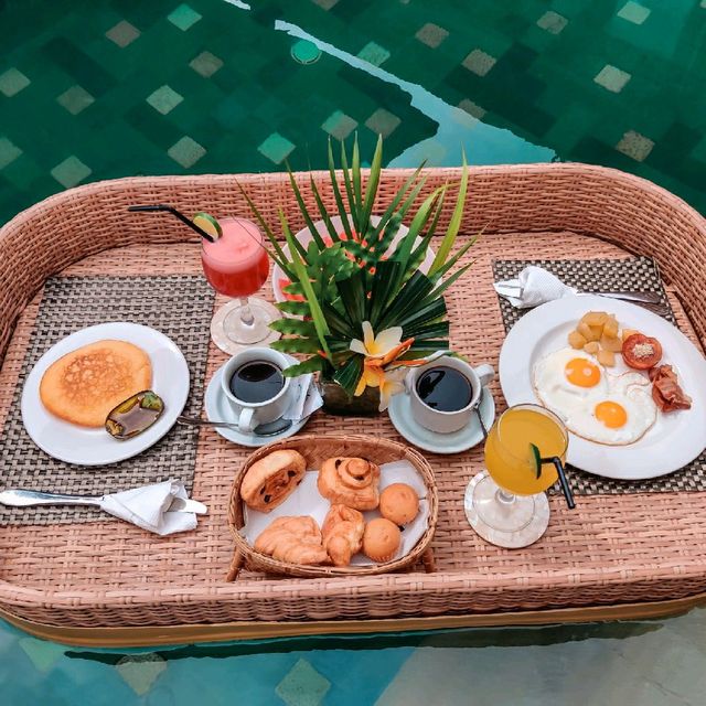 Floating breakfast in Bali! 