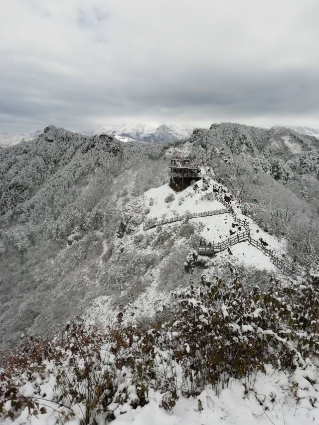西嶺雪山