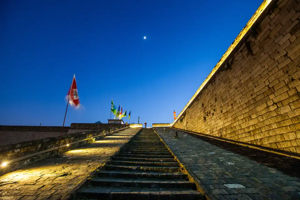 3_Zhonghua Gate