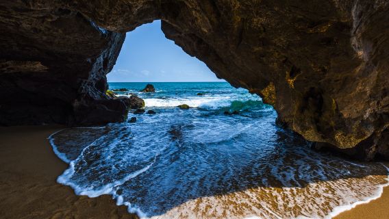 Shanqin Bay Swallow Cave