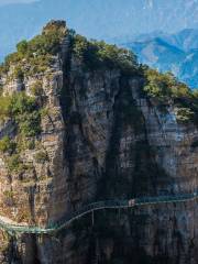 白石山玻璃棧道