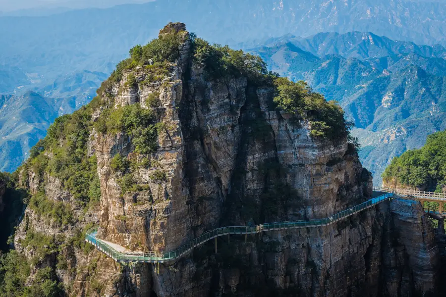 白石山玻璃棧道