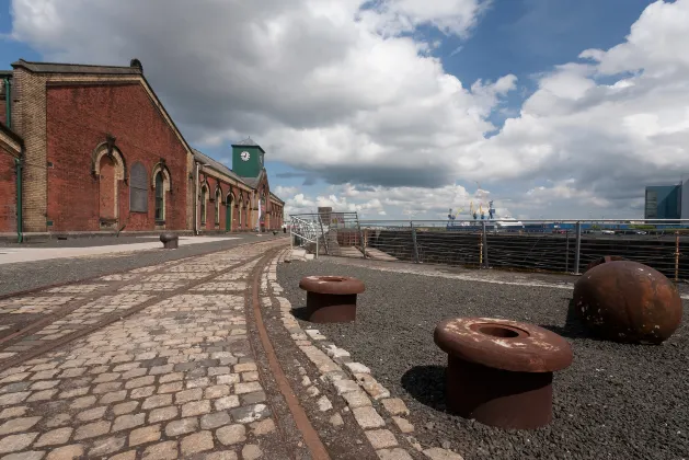 Hotels near Titanic Belfast