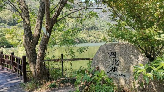 今日的快乐是野外玩水，富春江水库，很羡慕那些国庆假期能出去玩