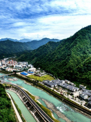 Baoxing Lingguan Mountain pass