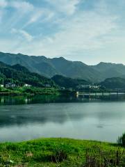 Qingyang Lake