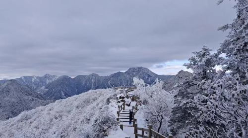 西嶺雪山