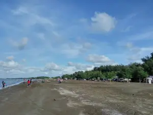 Pantai Tanjung Pakis