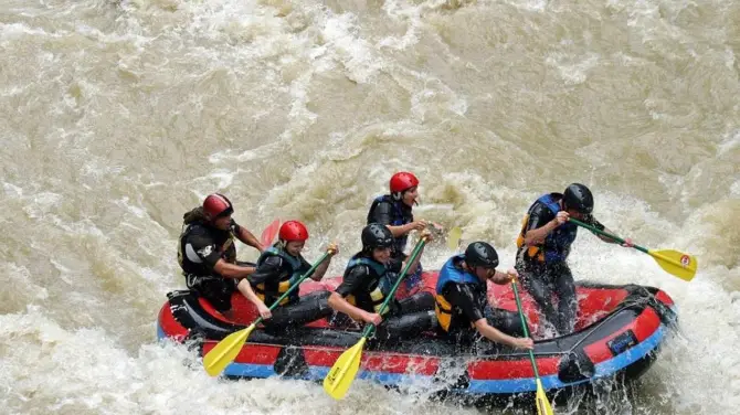 Les Eskimos à l'eau Rafting