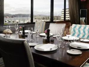 Hippo Bar & Restaurant