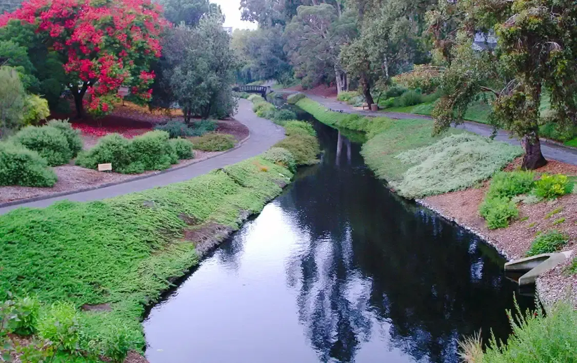 UC 데이비스 아버리텀 티칭 너어서리 주변 호텔