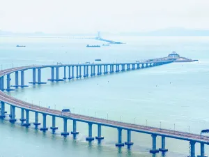 Hong Kong-Zhuhai-Macao Bridge Tour