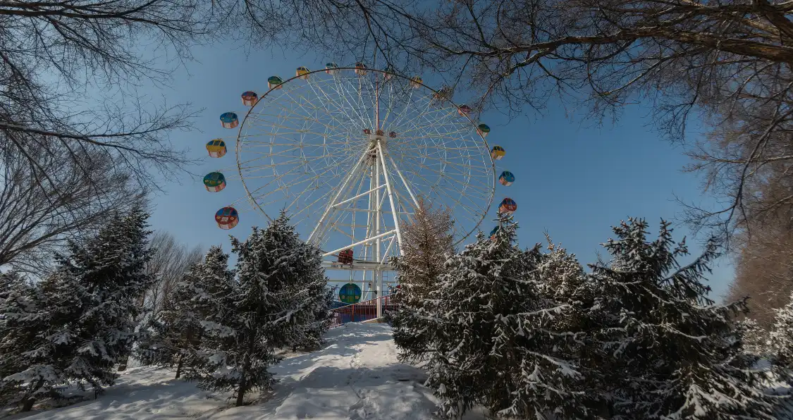 Hotels near Urumqi Botanical Garden