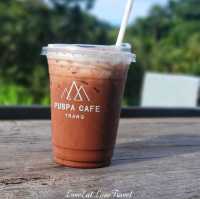 คาเฟ่ ท่ามกลางขุนเขาโอบล้อมเรา