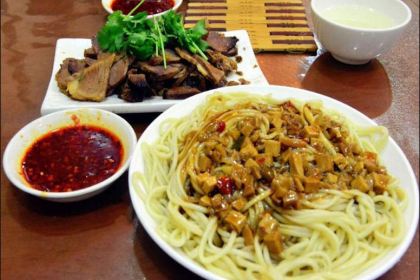 艾斯汀美食