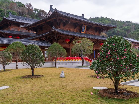 Qishan Wanfo Temple （South Gate）