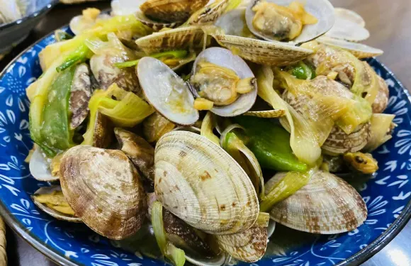 WL (Watu Lontar Resto)